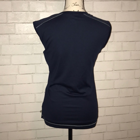 Alo CoolFit v neck tank - Picture 4 of 9